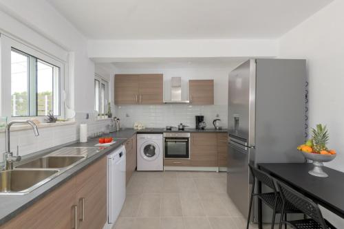  Kolympia Villa Sleeps 6 with Pool Air Con and WiFi in Kolymbia