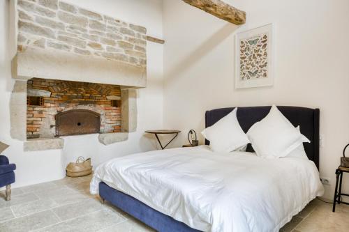 Puylagarde Villa Sleeps 18 with Pool Air Con and WiFi gîte à louer Parisot