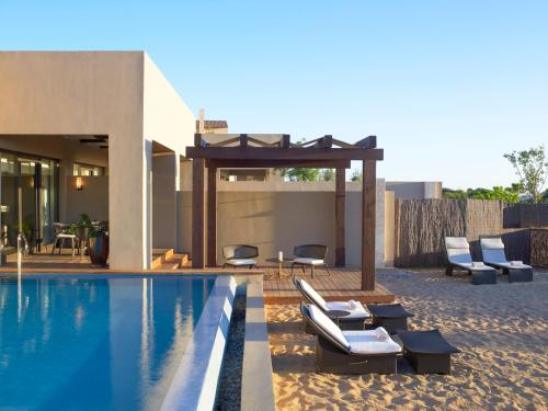  Romanos Villa Sleeps 4 with Pool Air Con and WiFi in Romanós