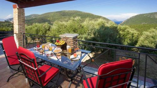  Lachos Villa Sleeps 4 with Pool Air Con and WiFi in Pilikáta