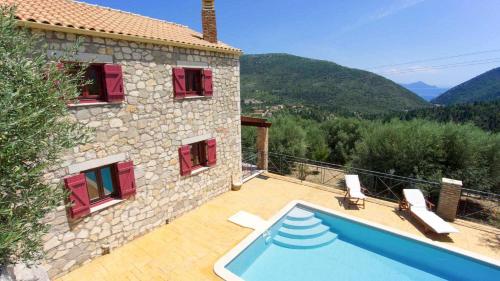  Lachos Villa Sleeps 4 with Pool Air Con and WiFi in 283 00 Pilikáta