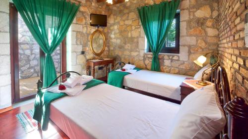  Pilikata Villa Sleeps 4 with Pool Air Con and WiFi in Pilikáta