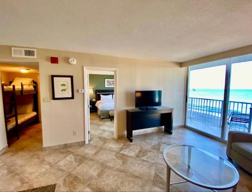 Radisson Suite Hotel Oceanfront