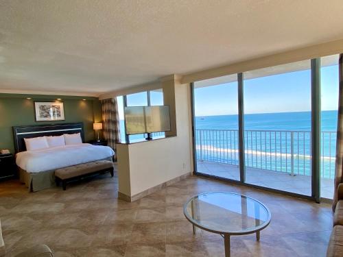 Radisson Suite Hotel Oceanfront