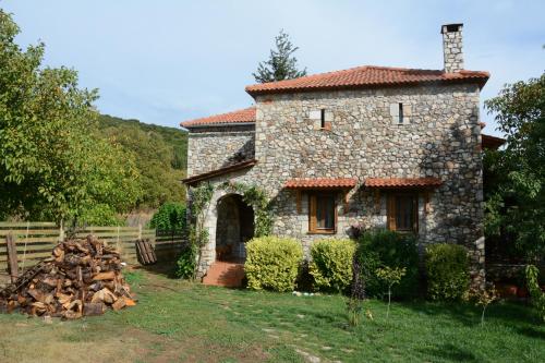 Country Stone House ,next to Kalavrita - Accommodation - Kalávrita