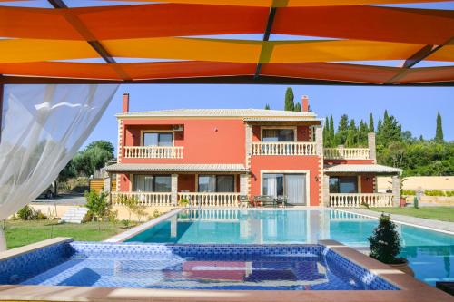  Agia Triada Villa Sleeps 10 Pool Air Con WiFi in Agios Ioannis