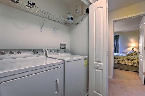 Resort Getaway with Pool Access, 7 Miles to Disney