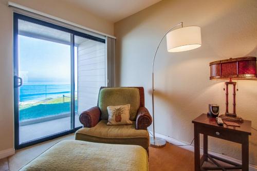 Oceanview SURF9 Condo with Spa