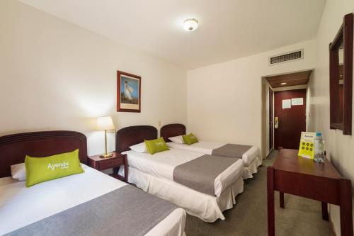 Standard Quadruple Room image 2