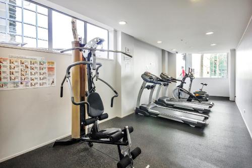 Fitness center, Harbour View Two Bedroom Apartment in Auckland