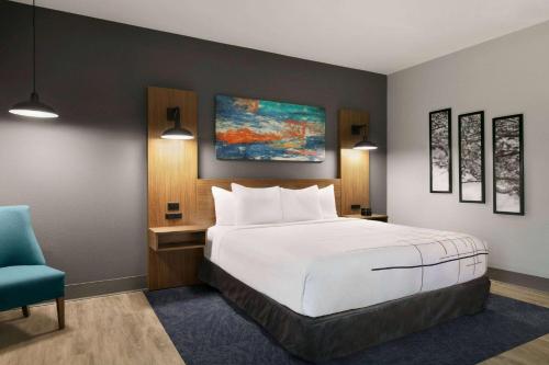 La Quinta Inn & Suites by Wyndham College Station North - image 6