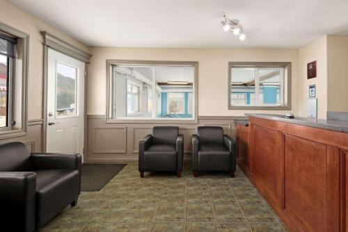 Travelodge by Wyndham Salmon Arm BC