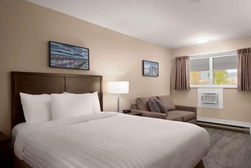 Travelodge by Wyndham Salmon Arm BC