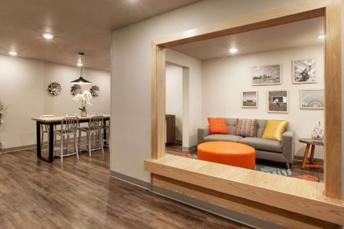 ล็อบบี้, WoodSpring Suites Washington DC Northeast Greenbelt in กรีนเบลท์ (MD)