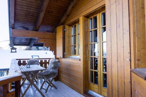 Balcony/terrace, Nendaz Ski Chalet Le Joyau, Sleeps 6, Near Lifts in Bleusy
