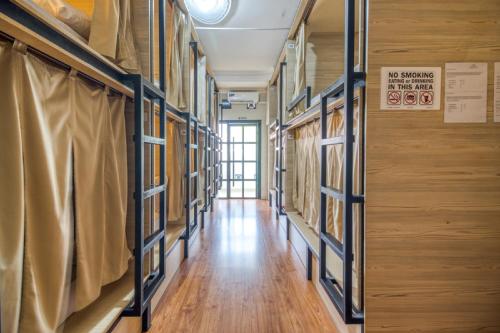 RedDoorz Hostel near Stadion Mandala Krida Yogya in Kota Baru