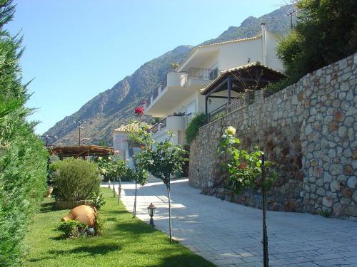  Amazing 2-bed apartment in spectacular villa with stunning sea views in Káto Sélitsa