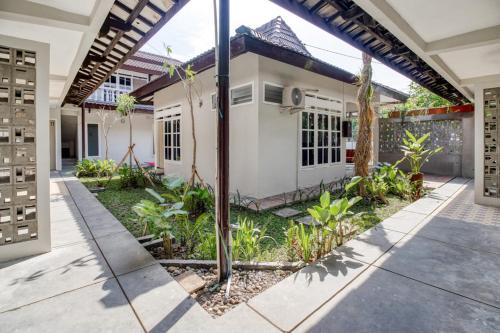 RedDoorz near Malioboro Tugu Station Jogja 2 in Godean