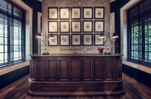 Entrance, Paradise Road - Tintagel Colombo Hotel in Cinnamon Gardens