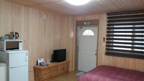 Deluxe Studio