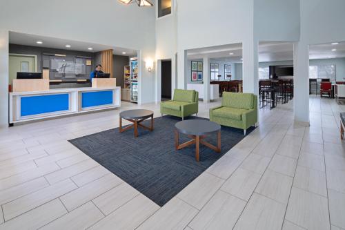 Holiday Inn Express Hotel & Suites Watsonville, An Ihg Hotel