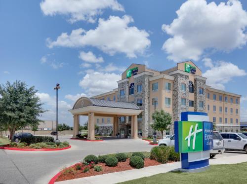 Holiday Inn Express & Suites San Antonio - Brooks City Base by IHG, San Antonio