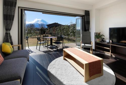 Balcony/terrace, Kawaguchiko Urban Resort Villa in Oishi Park