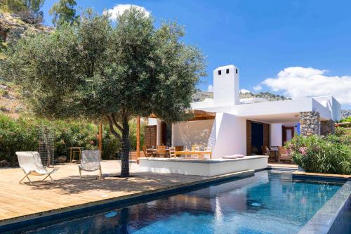  Vlicha Villa Sleeps 8 with Pool Air Con and WiFi in vlicha