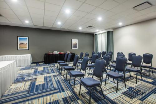 Holiday Inn & Suites Grande Prairie By IHG - 회의실/연회장