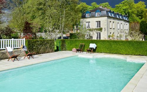Ognon Chateau Sleeps 12 Pool WiFi gîte à louer Senlis