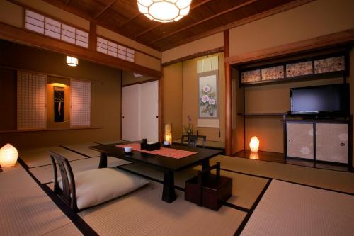 Japanese-Style Twin Room with Open-Air Bath