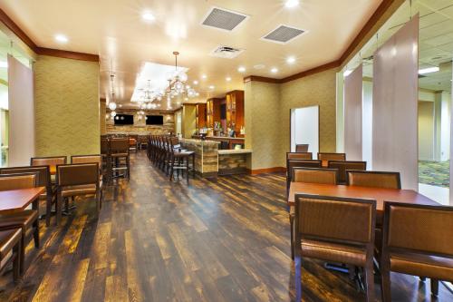 ห้องอาหาร, Holiday Inn & Suites Bolingbrook By IHG in โบว์ลิงบรูค (IL)