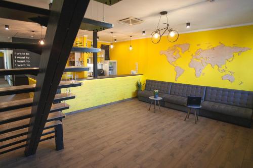DREAM Hostel Khmelnytskyi - image 2