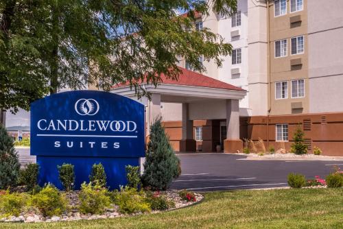 Candlewood Suites Topeka Hotel