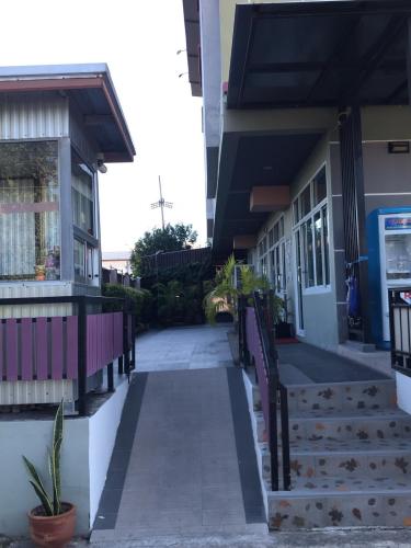 Siri Sothorn Apartment thumbnail 5