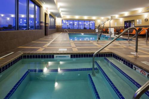 Holiday Inn Express & Suites Fort Dodge an IHG Hotel - main image