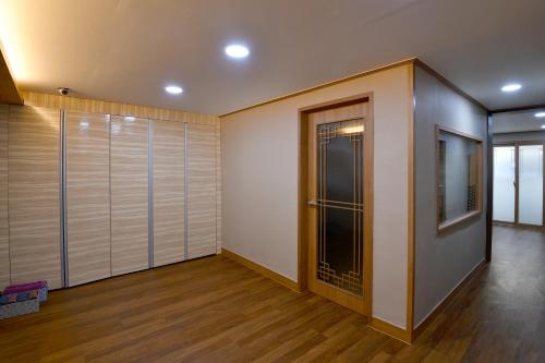 Guma Modern Hanok Room Type - Double Room