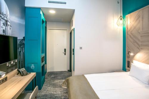 T62 Hotel - main image