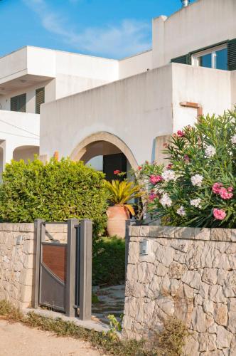 Apartment 3 With Pool And Sea View - image 12