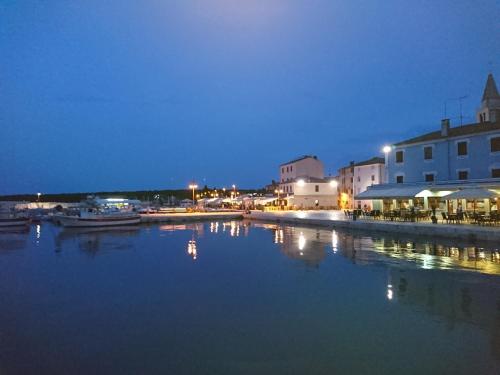 Villa Andrija Family Dream with heated pool at the sea with beautiful garden outside cinema and kids playground - image 3