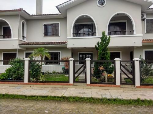 XANGRI-LÁ 103: Casa a 50 metros do mar