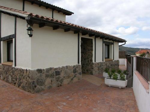 casa las serijuelas in Villanueva De Avila
