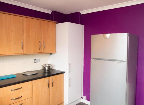 Konyha, Carvetii - Derwent House - Spacious 2nd floor flat in Grangemouth