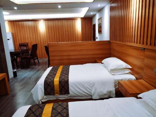 . Shell Hainan Ledong County Huangliu Town Bus Station Hotel