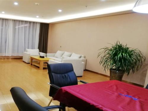 . GreenTree Inn Yulin South Changcheng Road Business Hotel