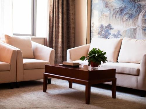 . GreenTree Eastern Bozhou Jingwan Wealth Centre Hotel