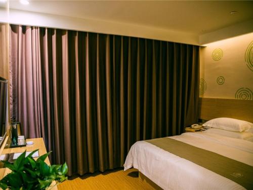 . GreenTree Inn Jining Wenshang Square Road Express Hotel