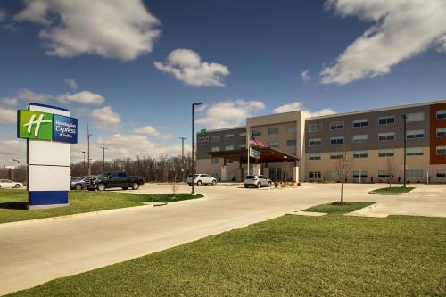 Holiday Inn Express & Suites - Mount Vernon