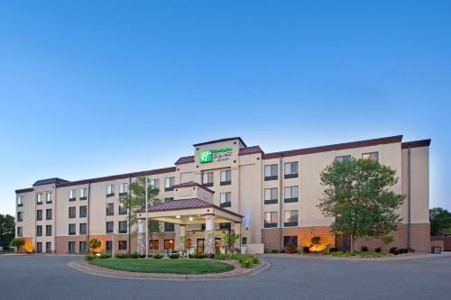 Holiday Inn Express Hotel & Suites Minneapolis - Minnetonka by IHG in Minnetonka, USA