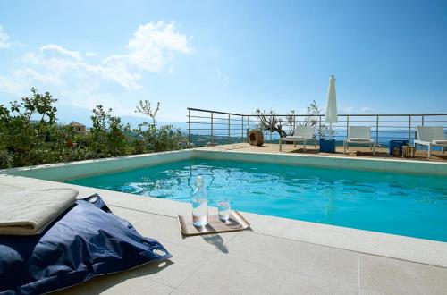  Kokkinon Khorion Villa Sleeps 6 with Pool Air Con and WiFi in Kókkinon Khoríon